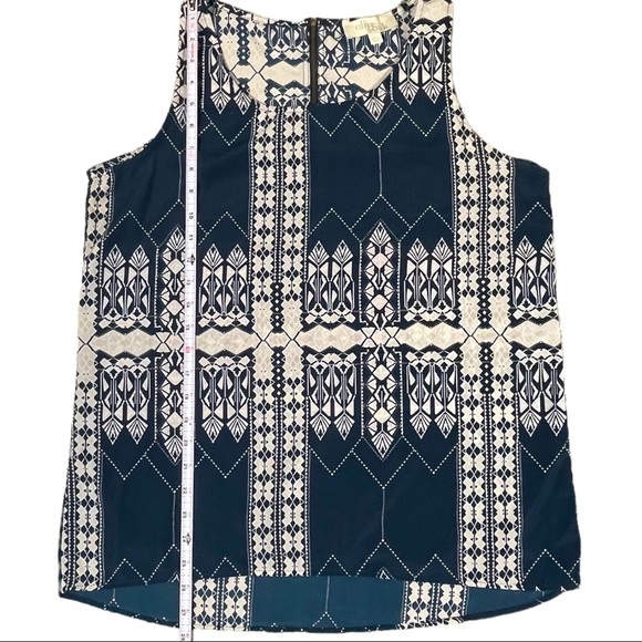 Olive & Oak size large navy & cream top Aztec design scoop neck back zipper EUC - Picture 12 of 14